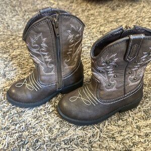 Cherokee Size Toddler size 7 Girls Boots